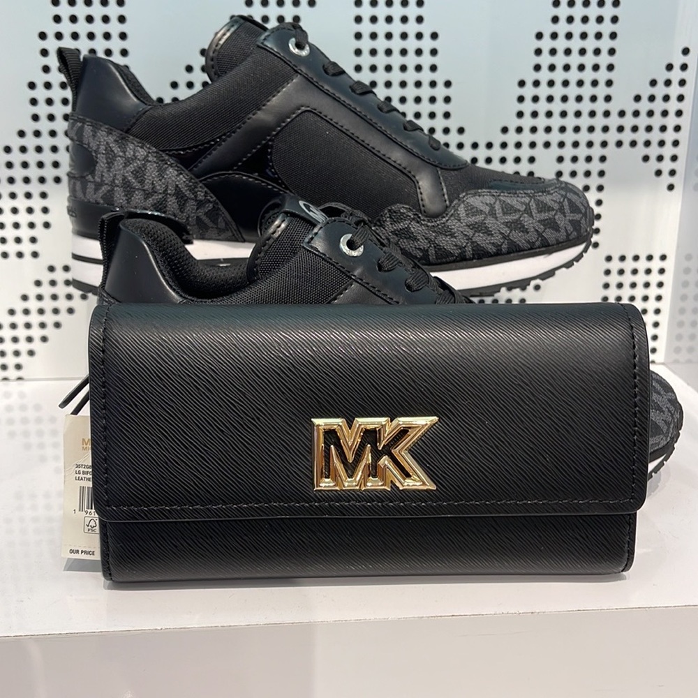 Michael Kors Mimi Large Saffiano Leather Bi-Fold Continental Wallet
Black - Picture 6 of 16